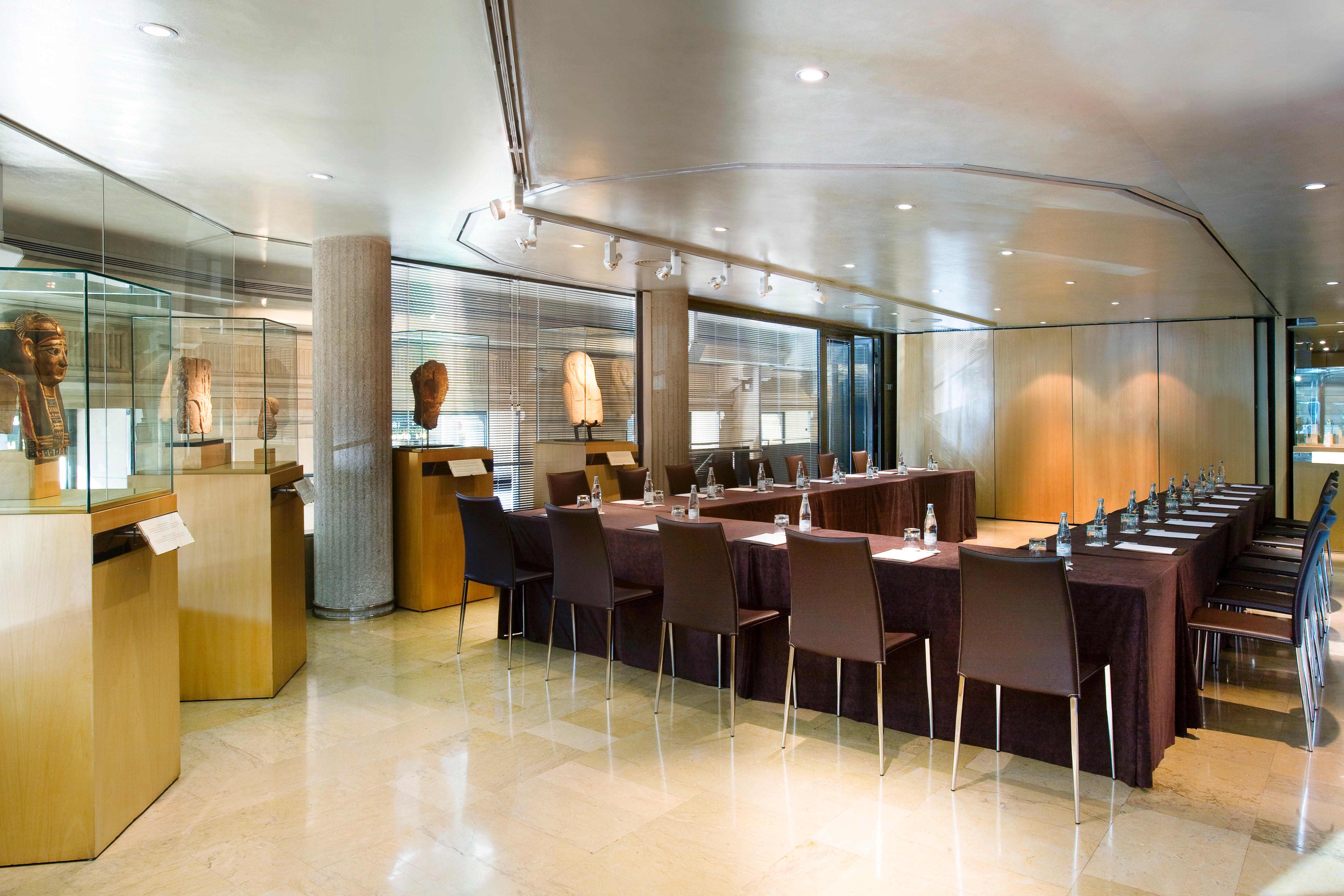 Claris Hotel & Spa Gl, A Small Luxury Hotel Of The World Barcelona Exteriér fotografie The boardroom