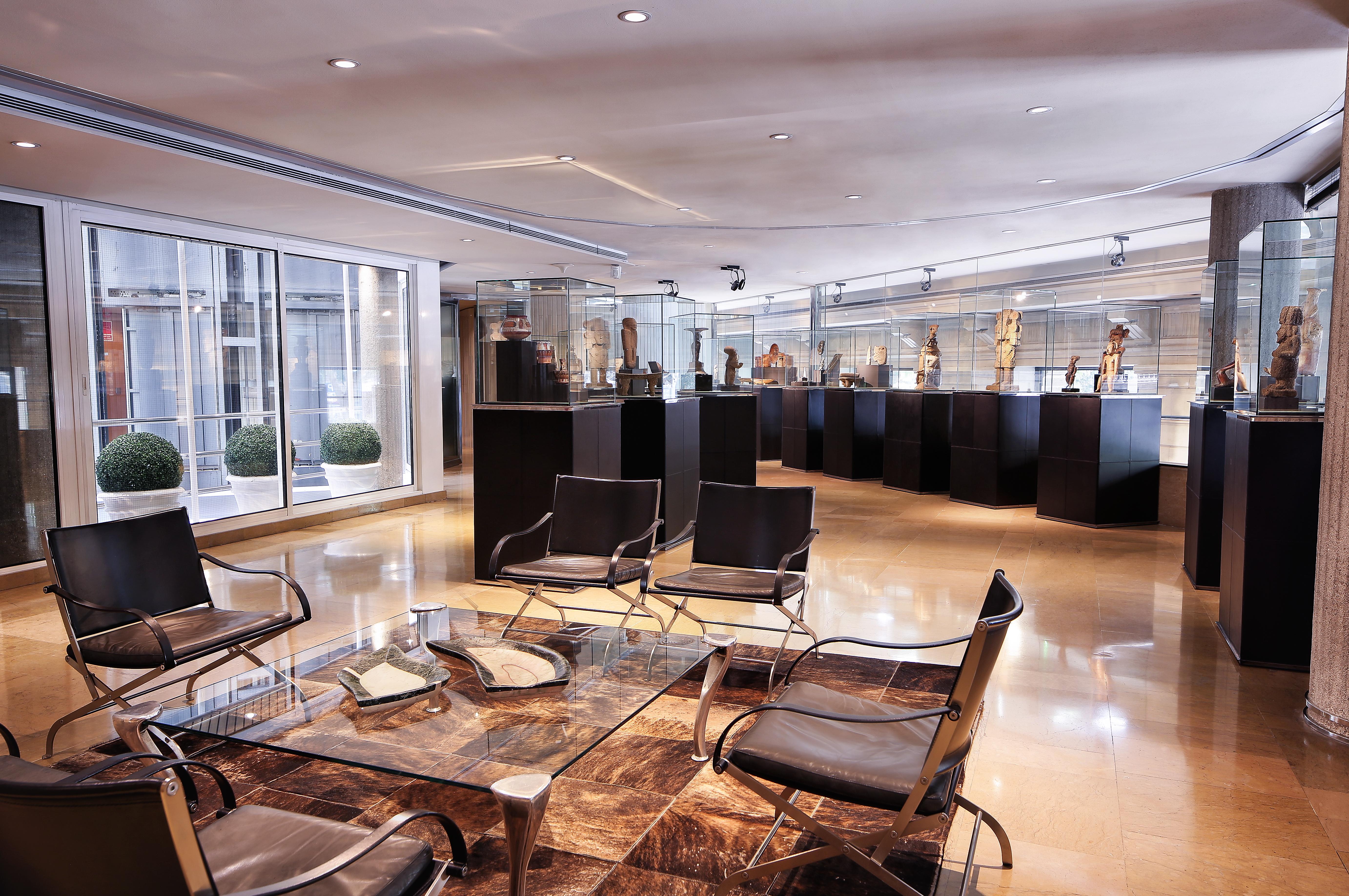Claris Hotel & Spa Gl, A Small Luxury Hotel Of The World Barcelona Exteriér fotografie The interior of the museum